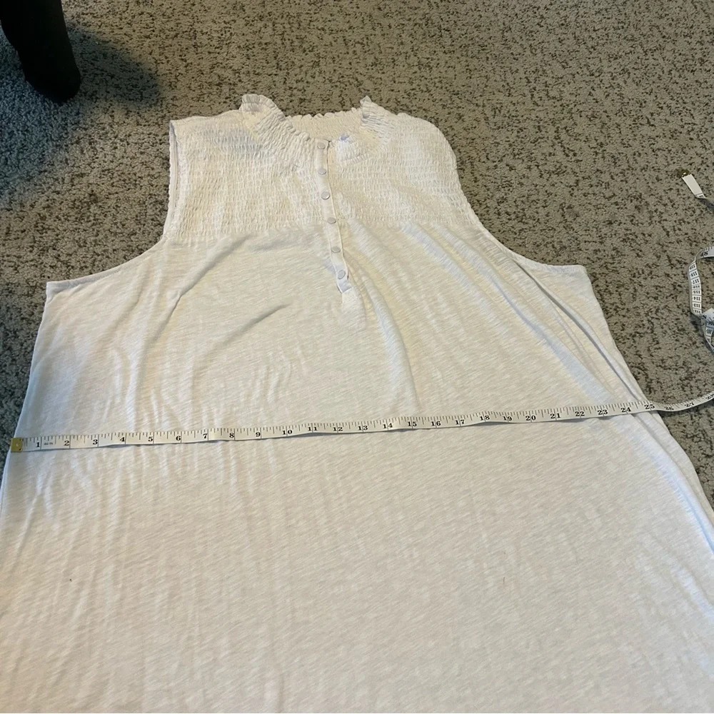 Torrid White Heritage Slub Smocked Yoke Henley Tank Size 3X - Picture 8 of 9